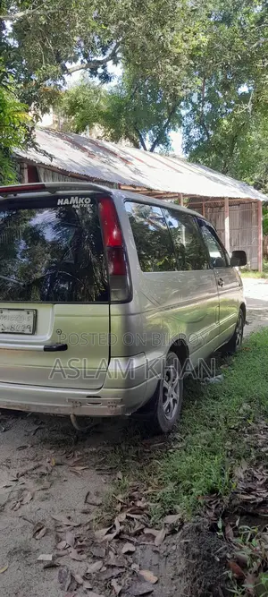 Toyota Noah (2007)