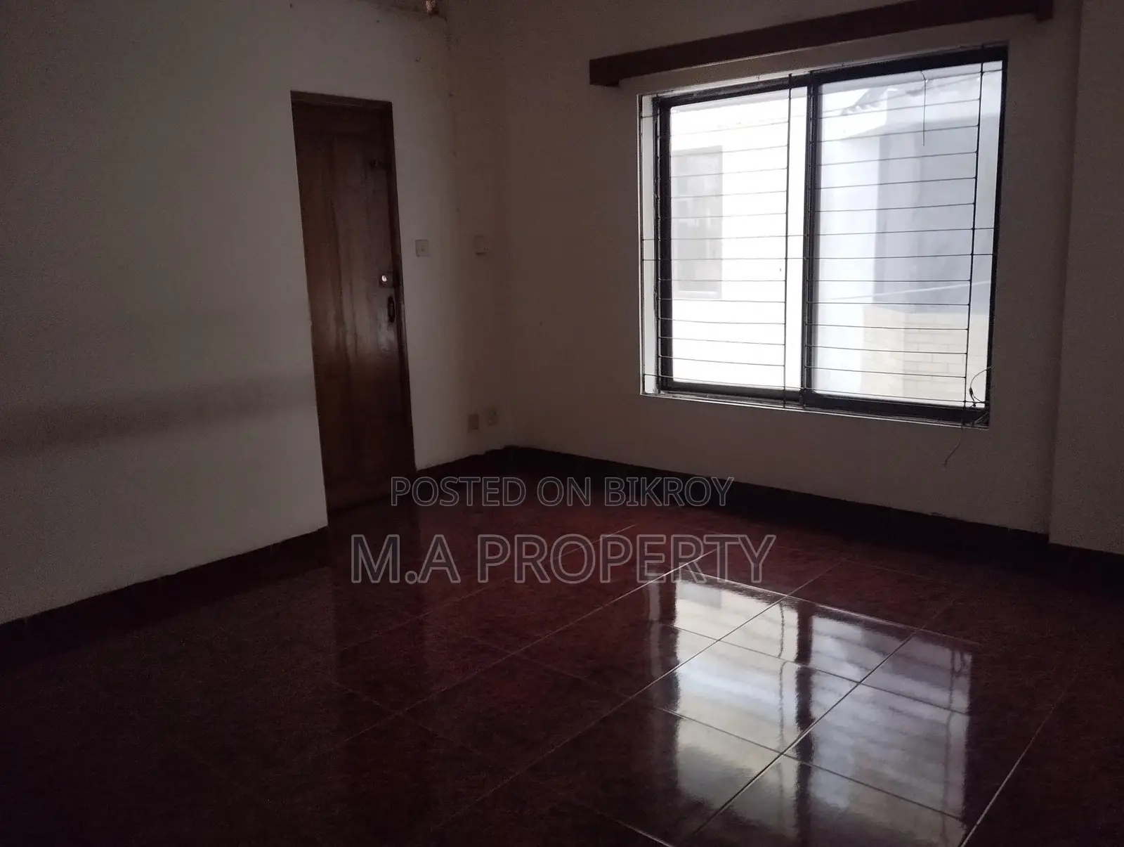 4 BED UNFURNISHED FLAT FOR RENT IN BARIDHARA DIPLOMATIC ZONE
