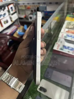 Apple iPhone 13 128GB (Used)
