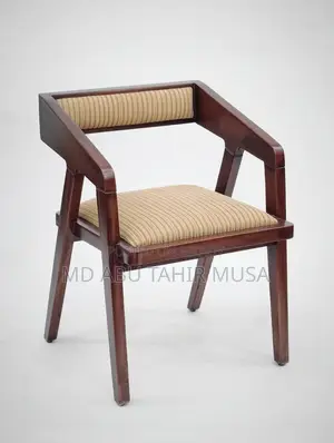 নতুন স্টাইলিশ কাঠের চেয়ার-সীমিত স্টক।