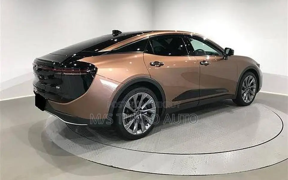 Toyota Crown 2022 Brown