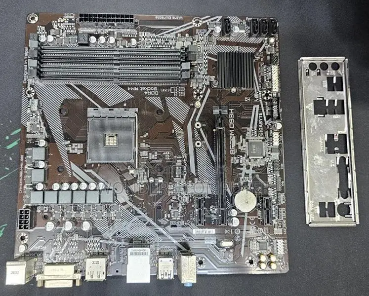 Gigabyte A520M DS3H AMD AM4 Motherboard Like New