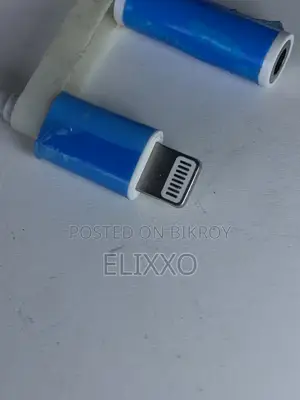 Dongle (Lightning to 3.5mm) (Bluetooth operated)