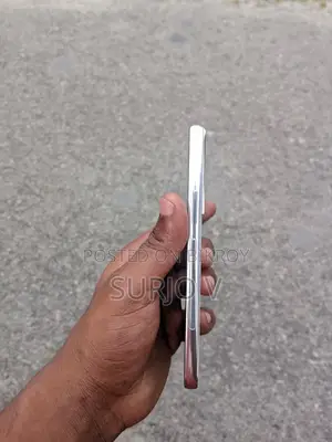 Samsung Galaxy S22 (Used)