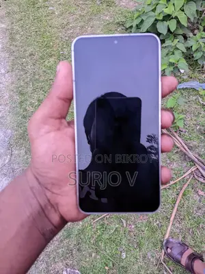 Samsung Galaxy S22 (Used)