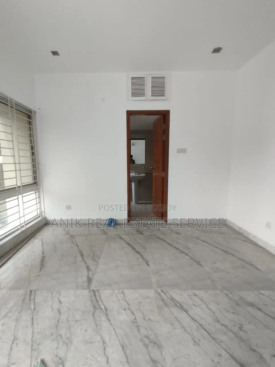 Good Quality 4 Bedroom Un Farnised Flat Rent At Gulshan 2