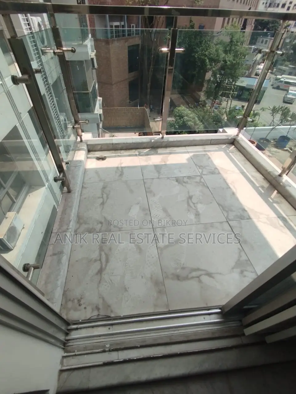 Good Quality 4 Bedroom Un Farnised Flat Rent At Gulshan 2