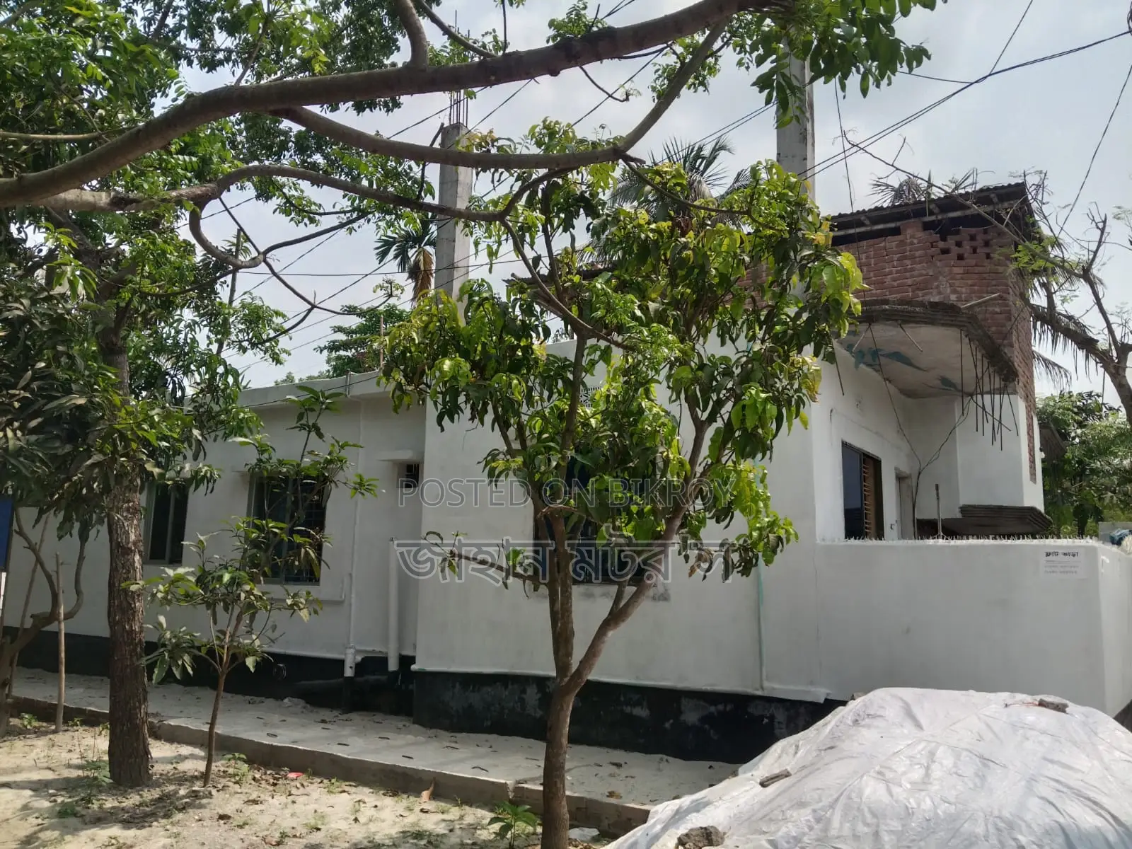 Rent a brand new 3-bedroom flat in Kushtia Sadar.