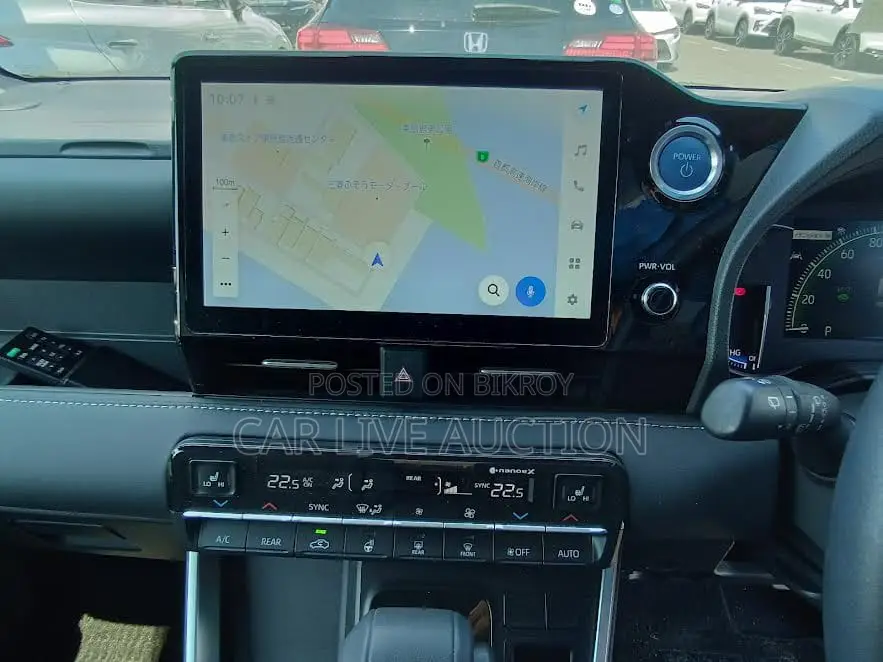Toyota Noah Hybrid 2022