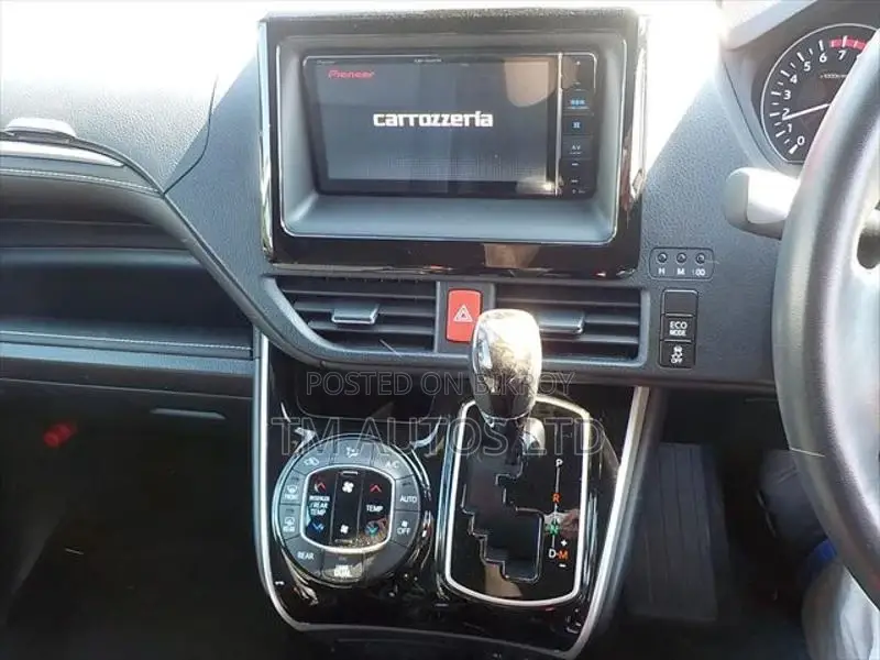 Toyota Esquire GI PKG 4.0 BLACK 2020