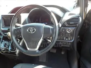 Toyota Esquire GI PKG 4.0 BLACK 2020