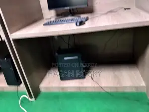 কম্পিউটার টেবিল বিক্রি হবে