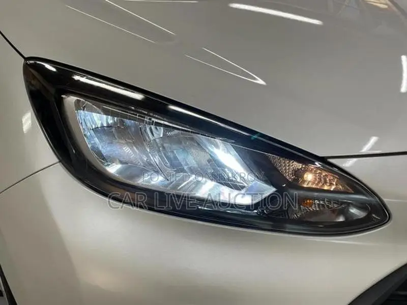 Toyota Aqua Hybrid G 2021