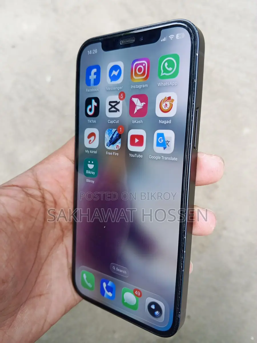 Apple iPhone 12 . (Used)