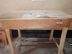 ব্যবহৃত চেয়ার টেবিল (কাঠের) বিক্রি করা হবে।