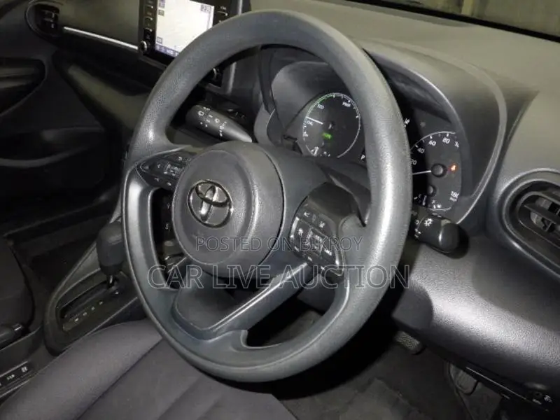 Toyota Yaris HYBRID 2021