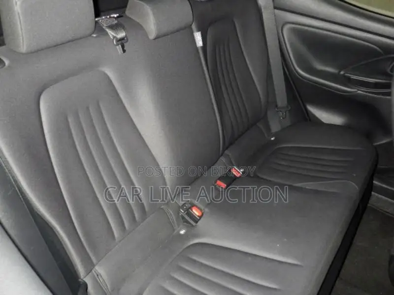 Toyota Yaris HYBRID 2021