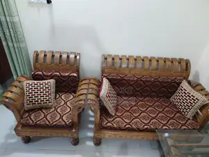 ডাইনিং টেবিল