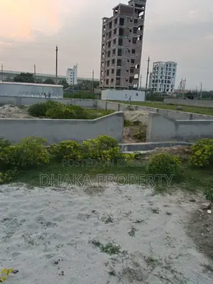 সেক্টর-১৭/ডি-তে ৬০ ফুট দক্ষিণমুখী ৩ কাঠা জমি