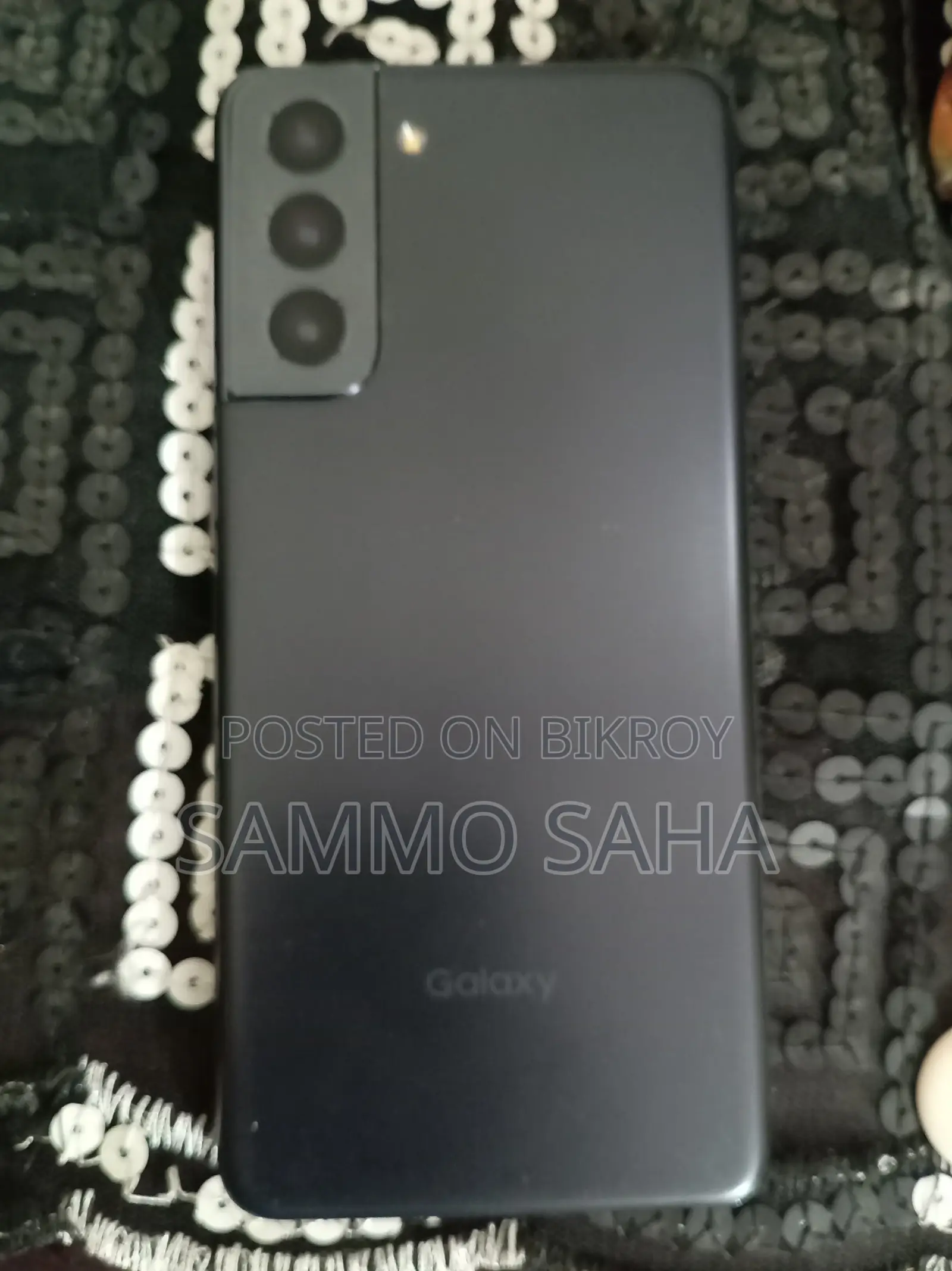 Samsung Galaxy S21 . (Used)