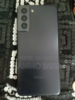 Samsung Galaxy S21 . (Used)