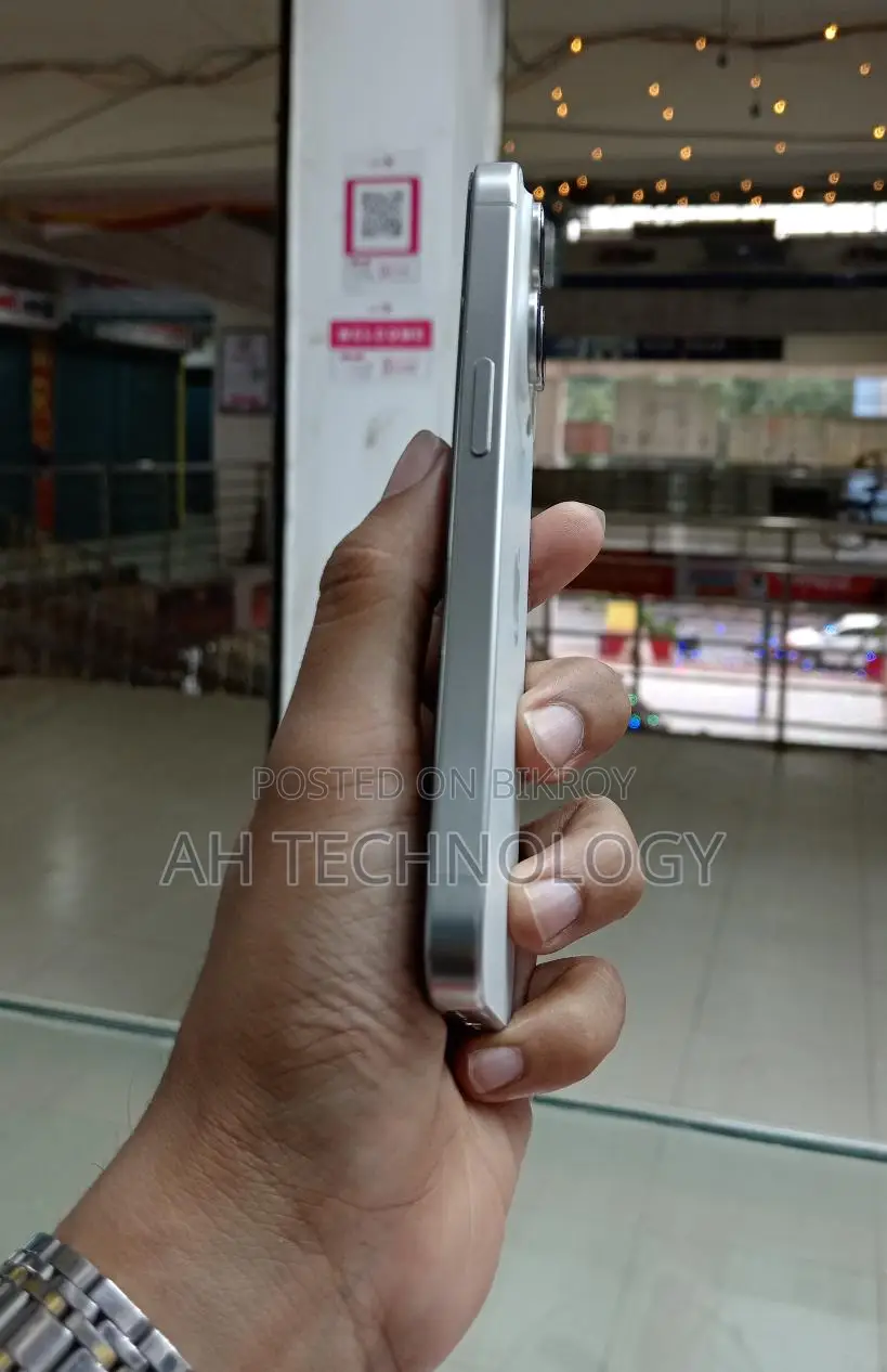 Apple iPhone 15 Pro (256 GB Singapore) (Used)