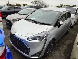 Toyota Sienta G CUERO 2021