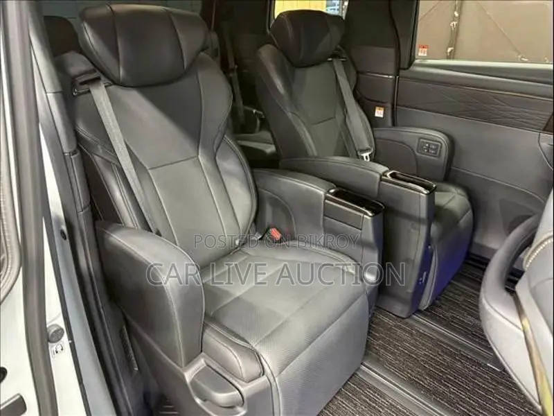 Toyota Alphard Hybrid Z 2023