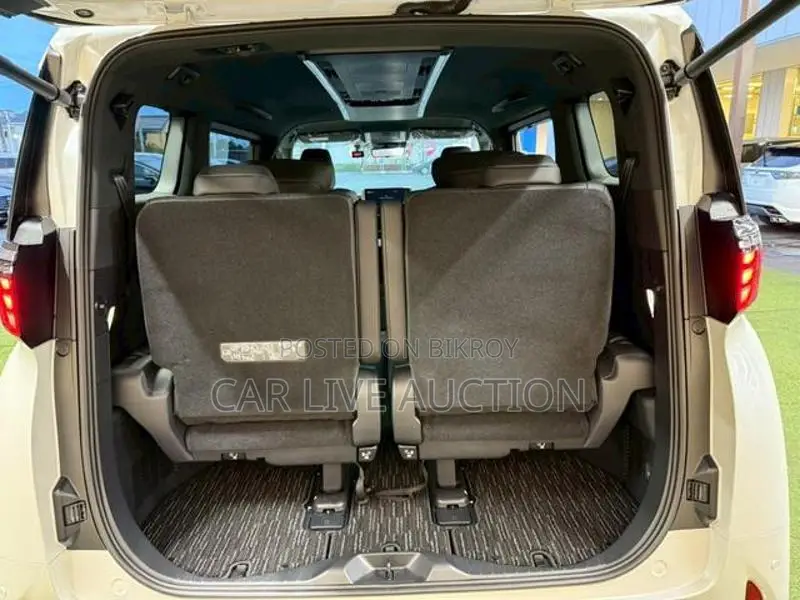 Toyota Alphard Hybrid Z 2023