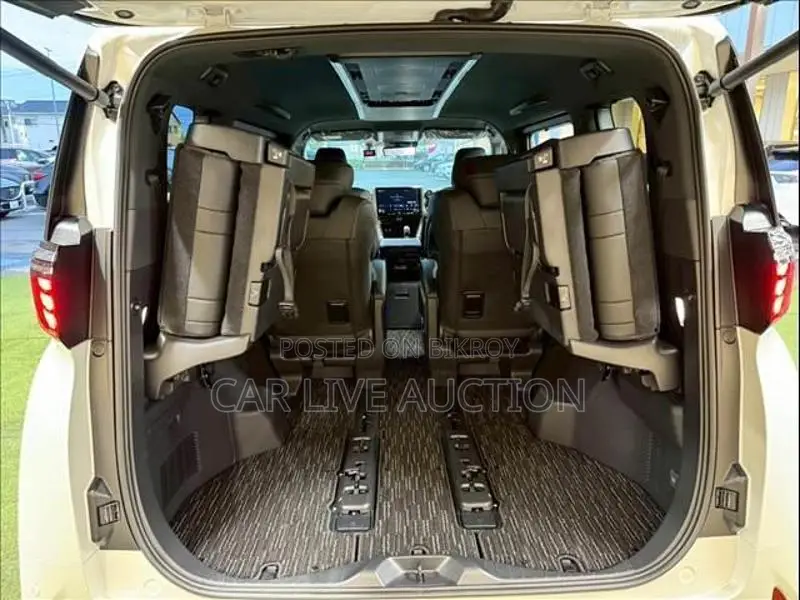 Toyota Alphard Hybrid Z 2023