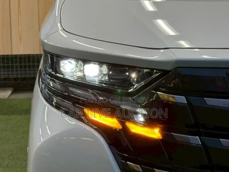 Toyota Alphard Hybrid Z 2023