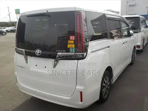 Toyota Esquire GI PREMIUM NON-HYB 2021