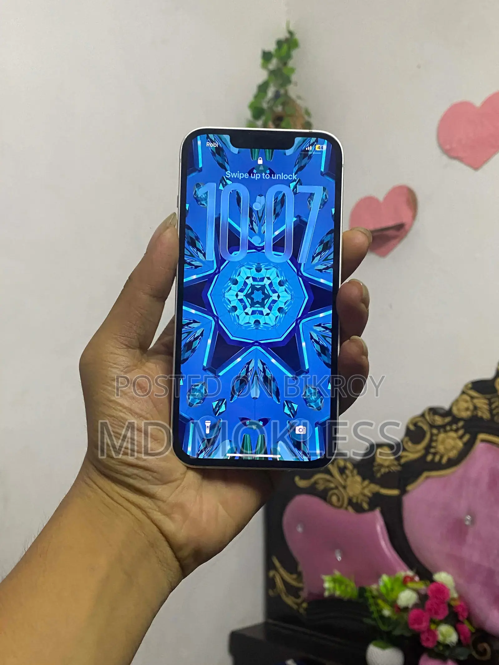 Apple iPhone 13 (Used)