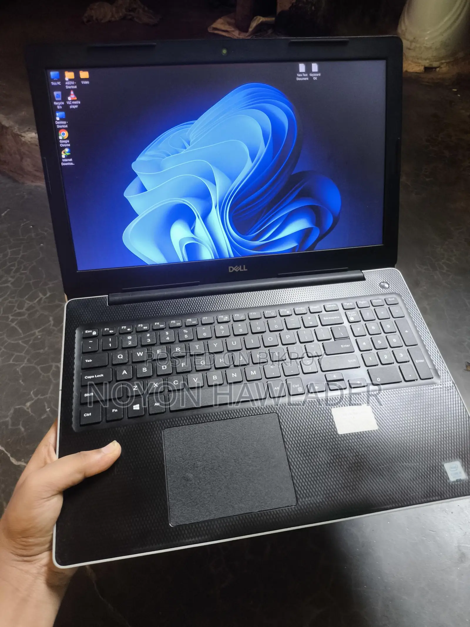 ১৫.৬ ইঞ্চি Core i5 ৮ম জেনারেশন ৩.৯০ গিগাহার্টজ বুস্ট ক্লকড ৮জিবি র‍্যাম ৫১২এসএসডি