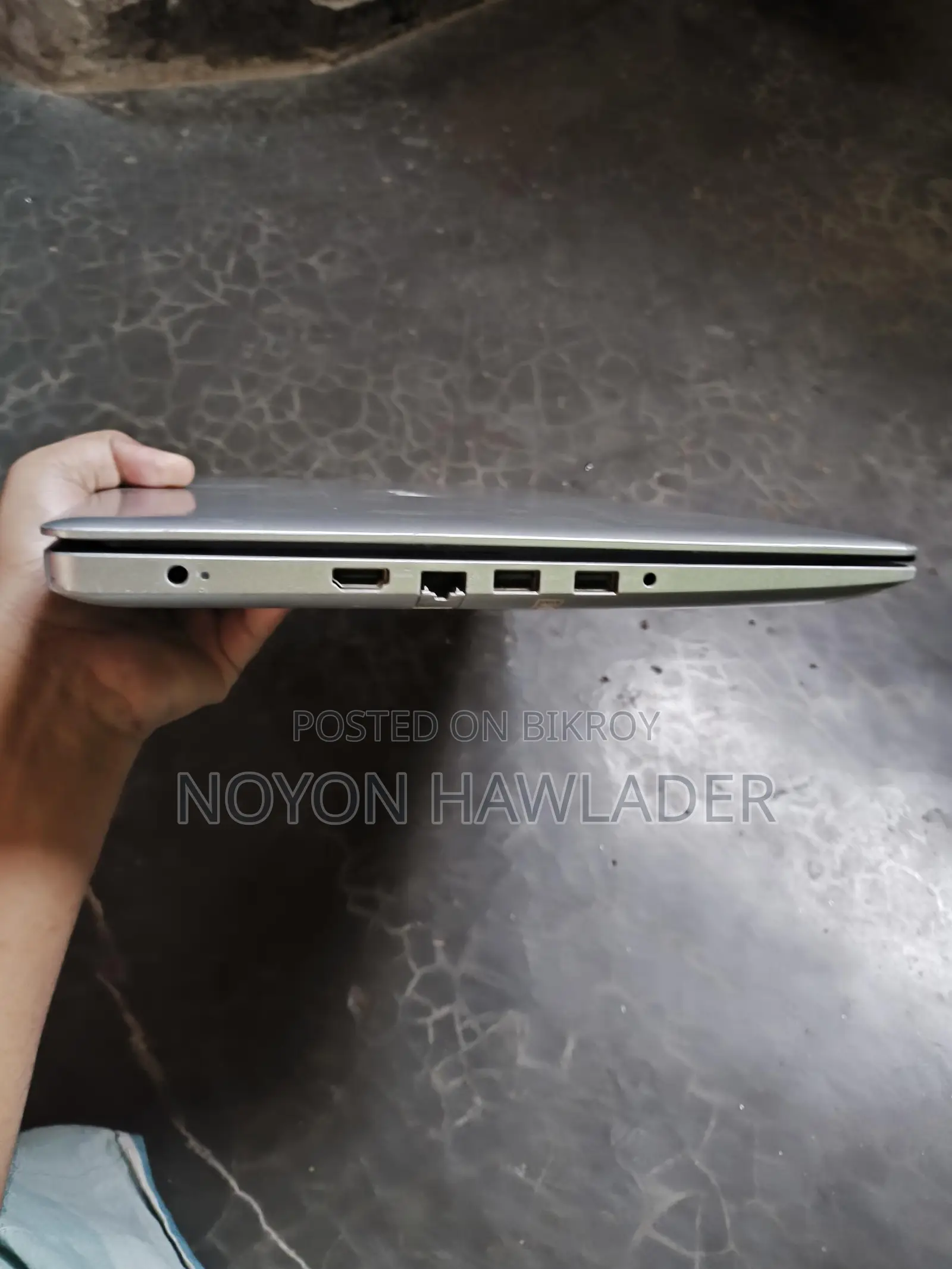 ১৫.৬ ইঞ্চি Core i5 ৮ম জেনারেশন ৩.৯০ গিগাহার্টজ বুস্ট ক্লকড ৮জিবি র‍্যাম ৫১২এসএসডি