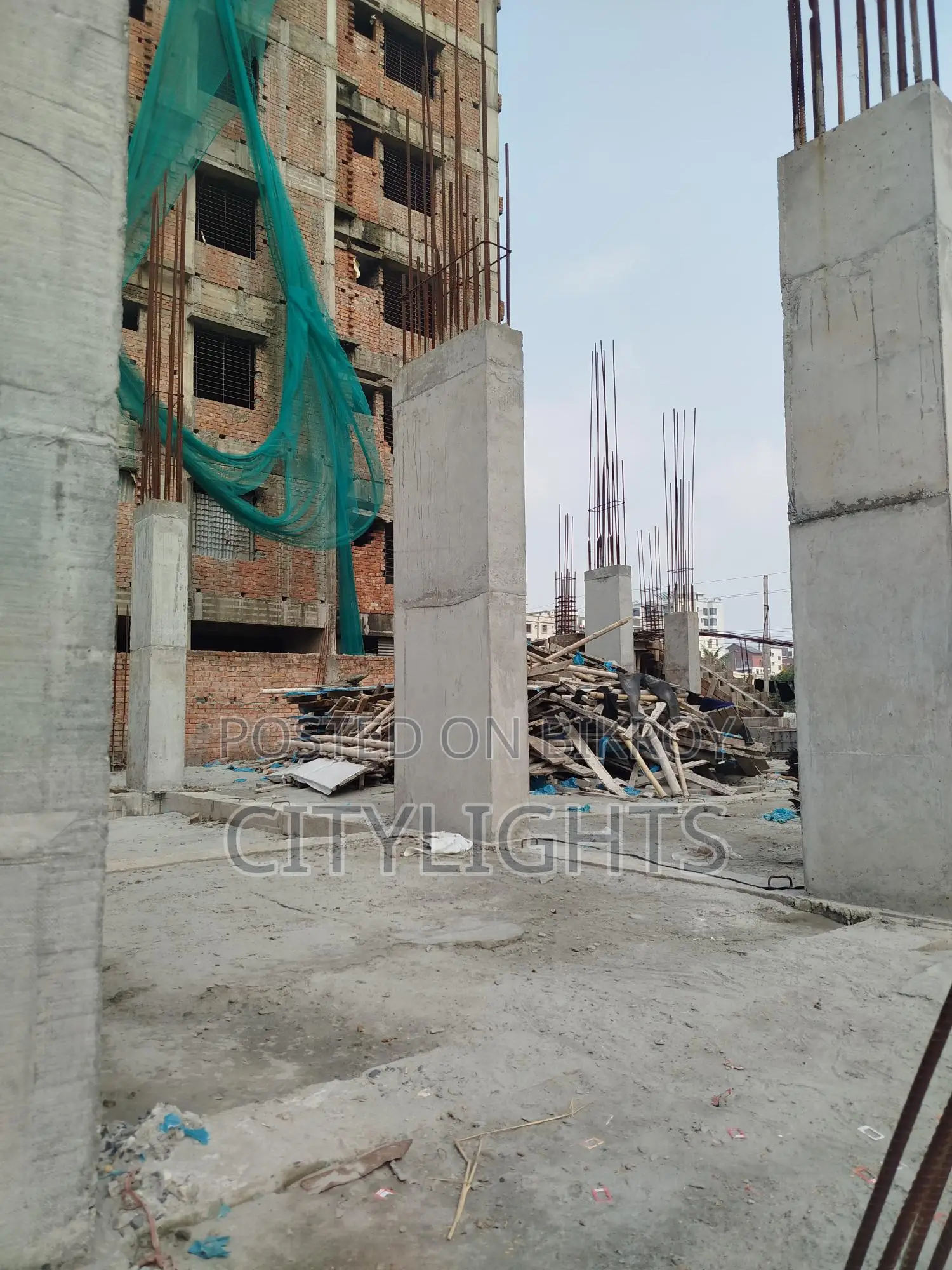 Sturdy and Strong Structure South-Facing Apartment