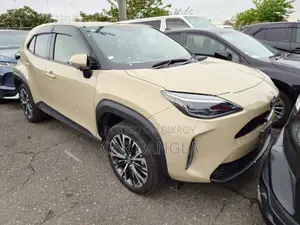 Toyota Yaris Cross 𝐙 𝐋𝐄𝐀𝐓𝐇𝐄𝐑 2021