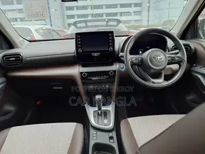 Toyota Yaris Cross 𝐙 𝐋𝐄𝐀𝐓𝐇𝐄𝐑 2021