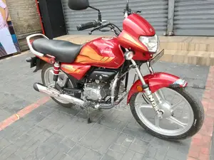 Hero HF Deluxe 2025