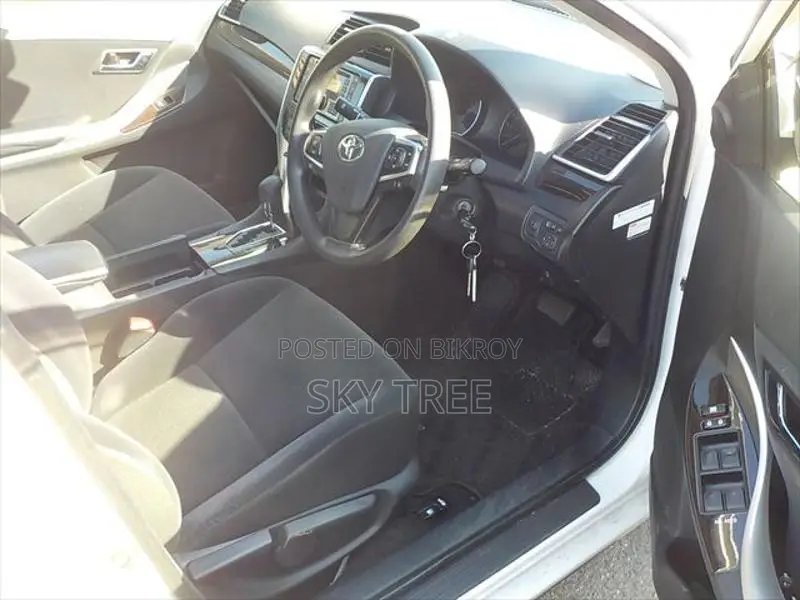 Toyota Premio F 2020