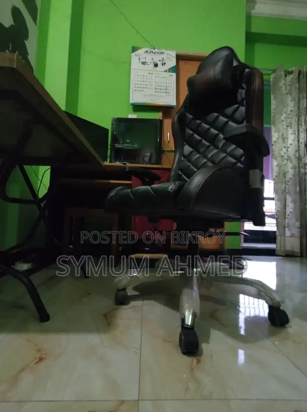 Stylish and compact workstation / desktop table + chair