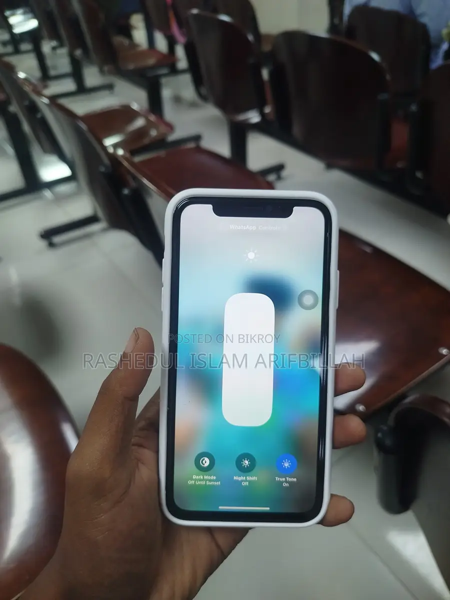 Apple iPhone 11 (Used)
