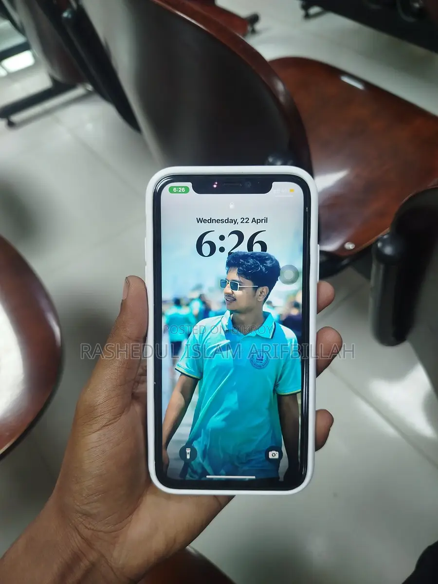 Apple iPhone 11 (Used)