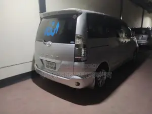 Toyota Noah Silver 2003