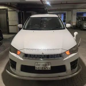 Mitsubishi Outlandar Special SUV 2011