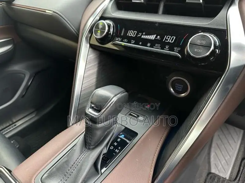 Toyota Harrier Z LEATHER NON HB 2021