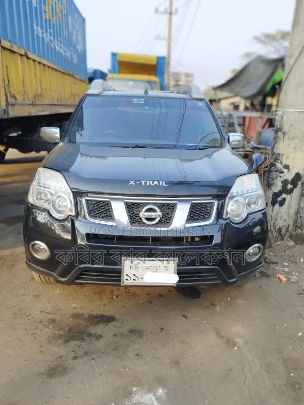 Nissan X-Trail Black 2012