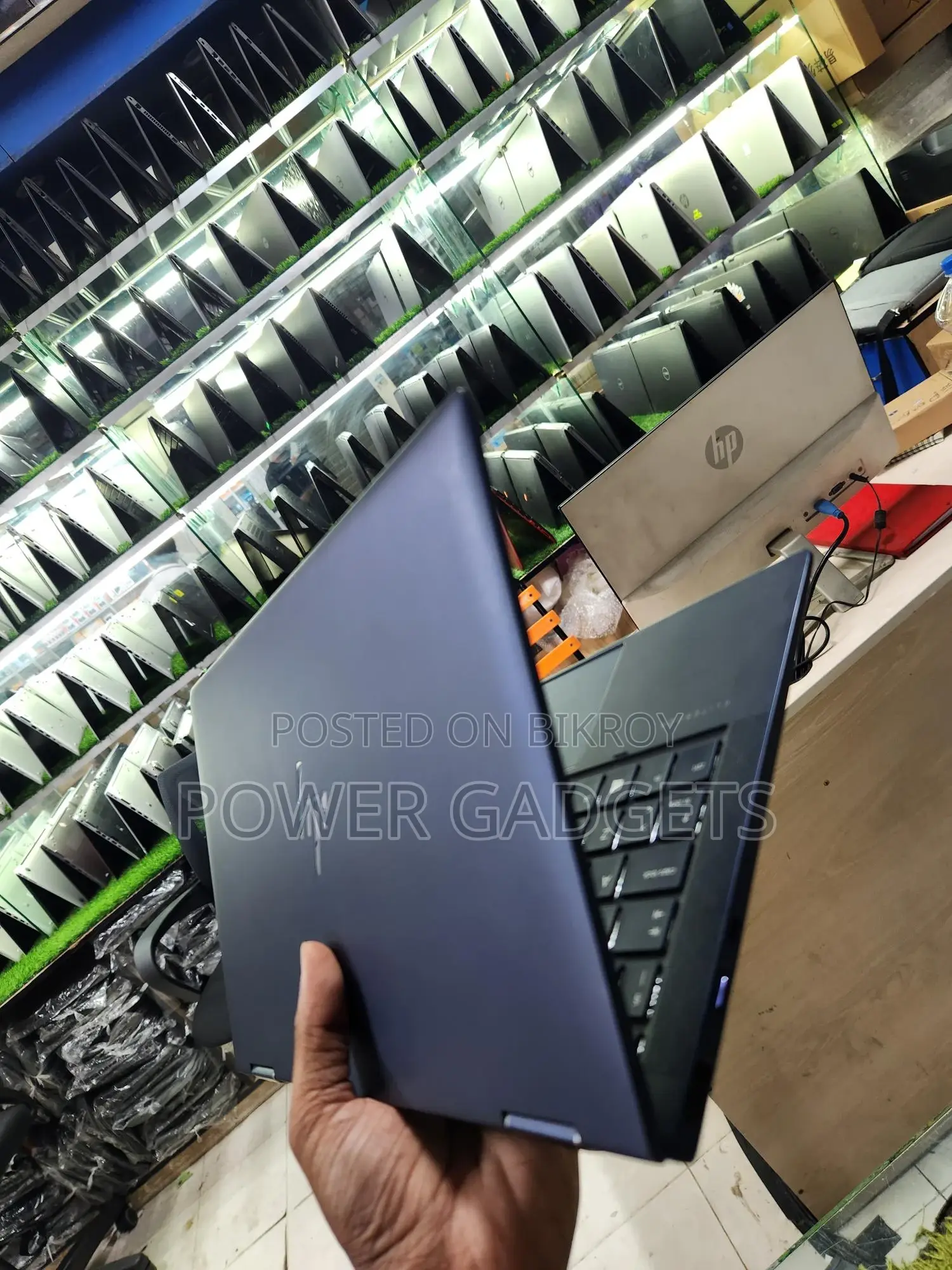 Hp Dragonfly core i5 8th Generation with Bag