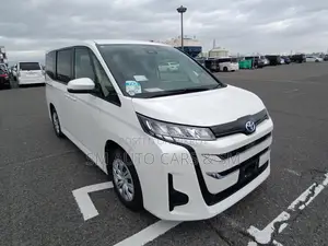 Toyota Noah Hybrid X Pearl 2022
