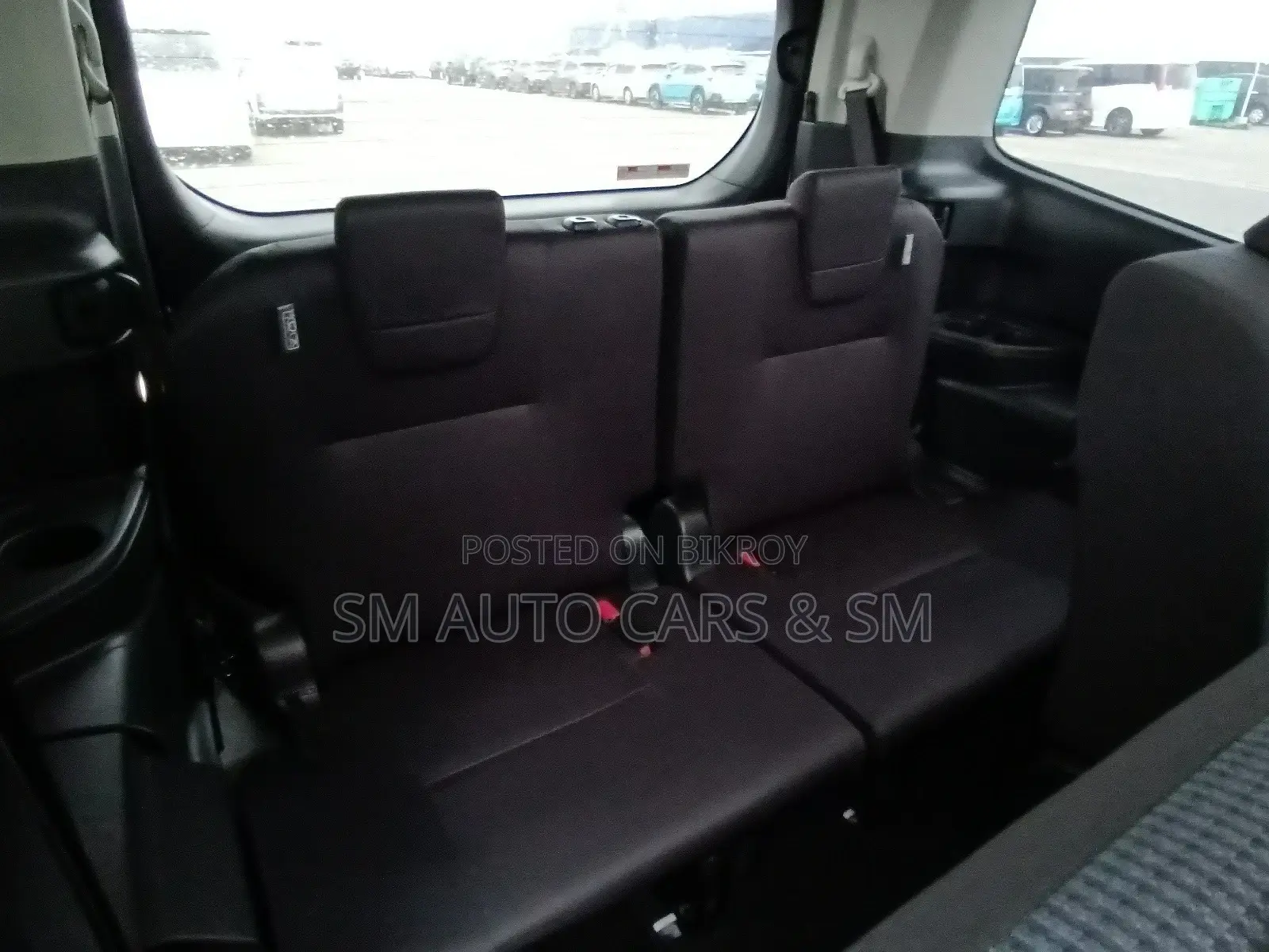 Toyota Noah Hybrid X Pearl 2022